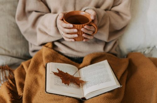 How to make a cozy reading nook